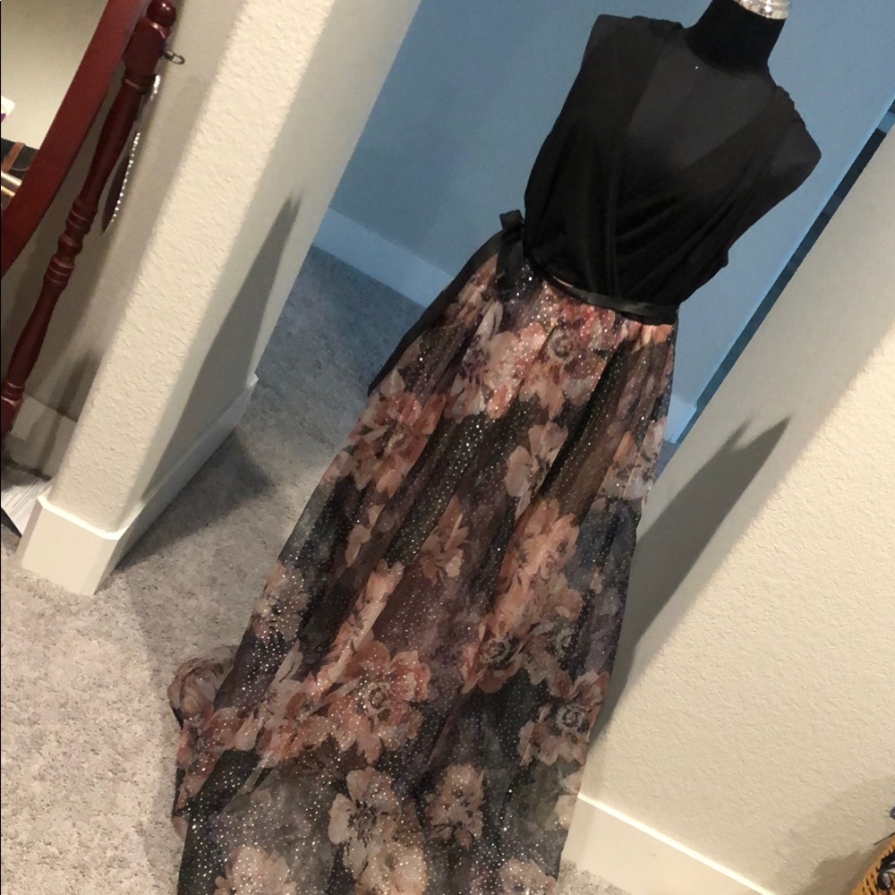 Elegant Black and Floral Maxi Dress